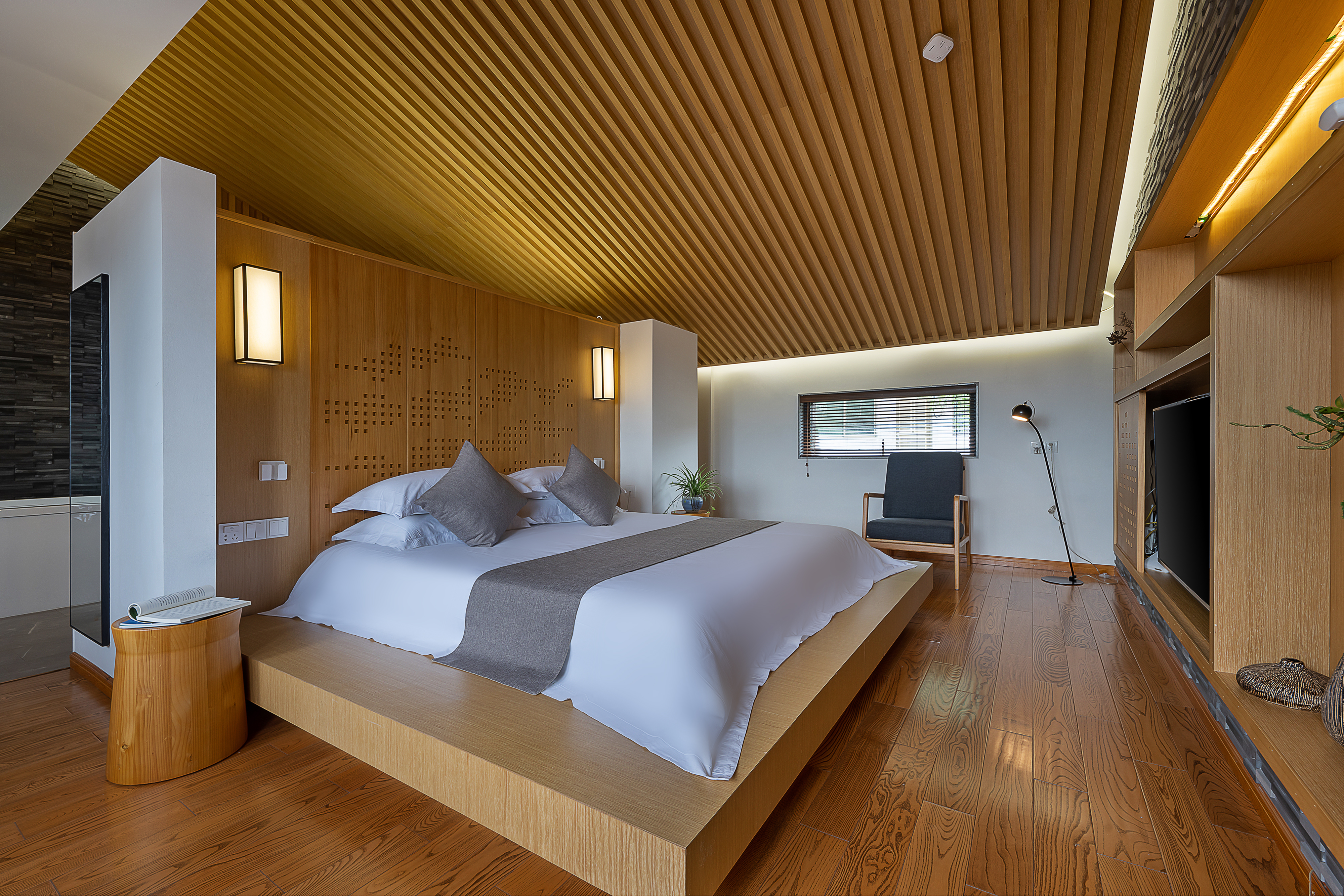 小庭远山·静谧古村大床房·按摩浴缸