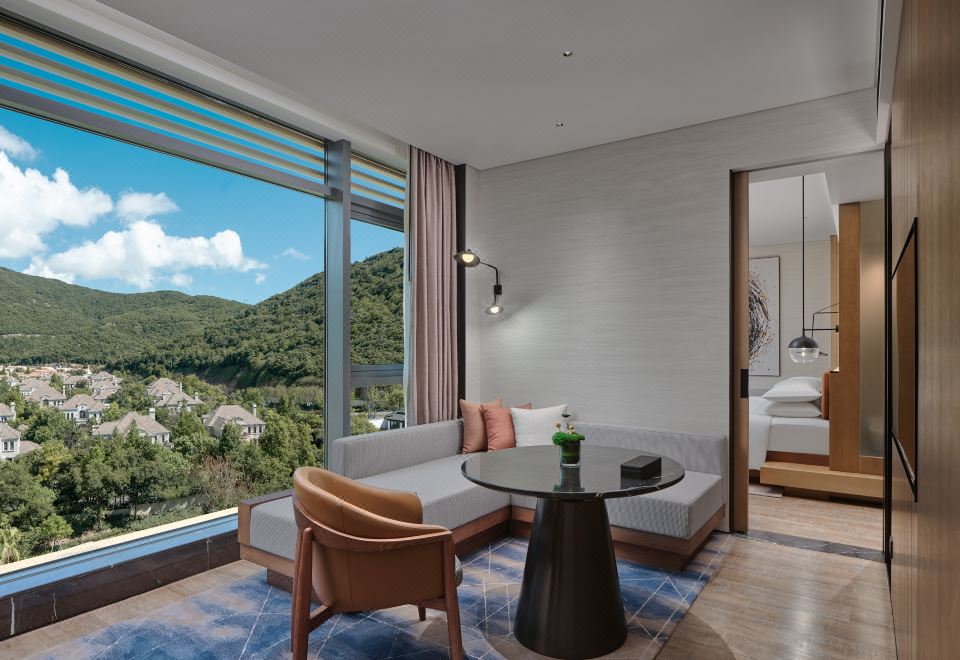 Sheraton Ningbo Xiangshan ResortStudio King Bed Mountain View Room