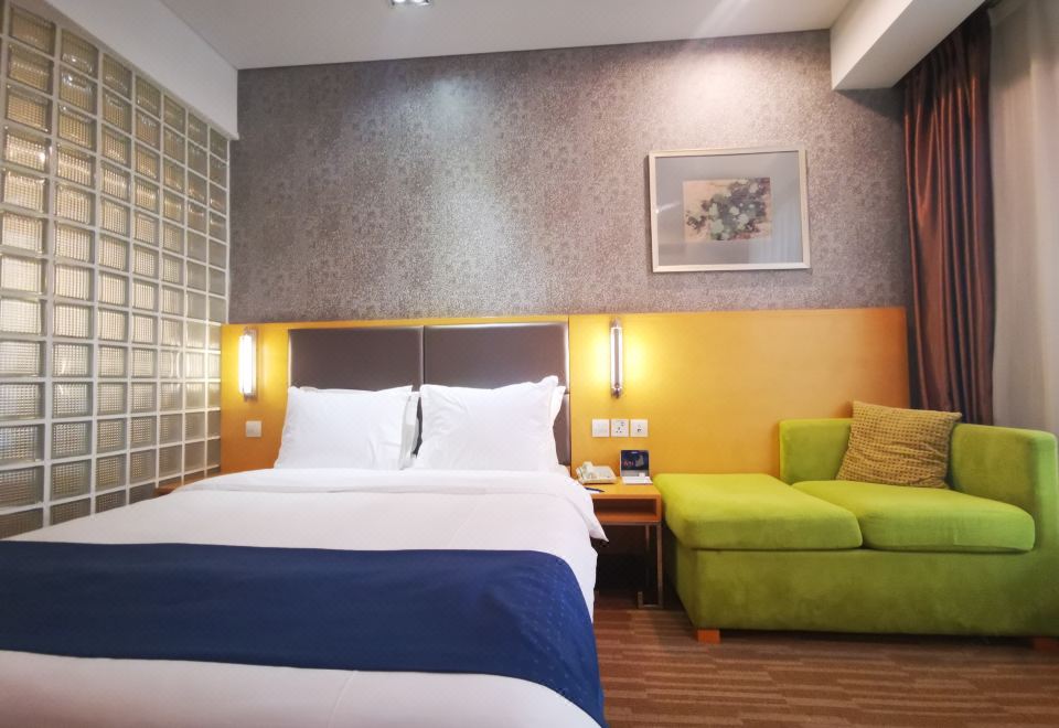 Holiday Inn Express Beijing DongzhimenQueen Room