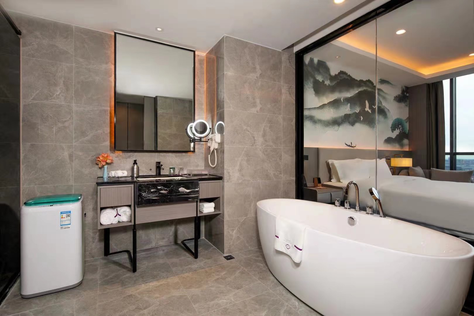 行政全景套房（城市高空夜景+独立会客厅+浴缸+智能客控+机麻）