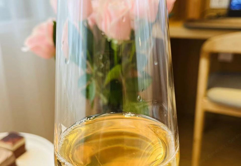 暗香居大床房·新中式风温暖雅居+投屏电视