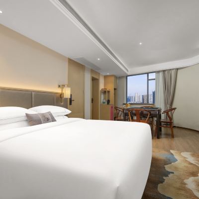 逸享城景大床房【智能客控+麻將機+化妝鏡+獨立衣櫥】 嘀嘀飯店（長沙五一廣場火車站地鐵站店）優惠