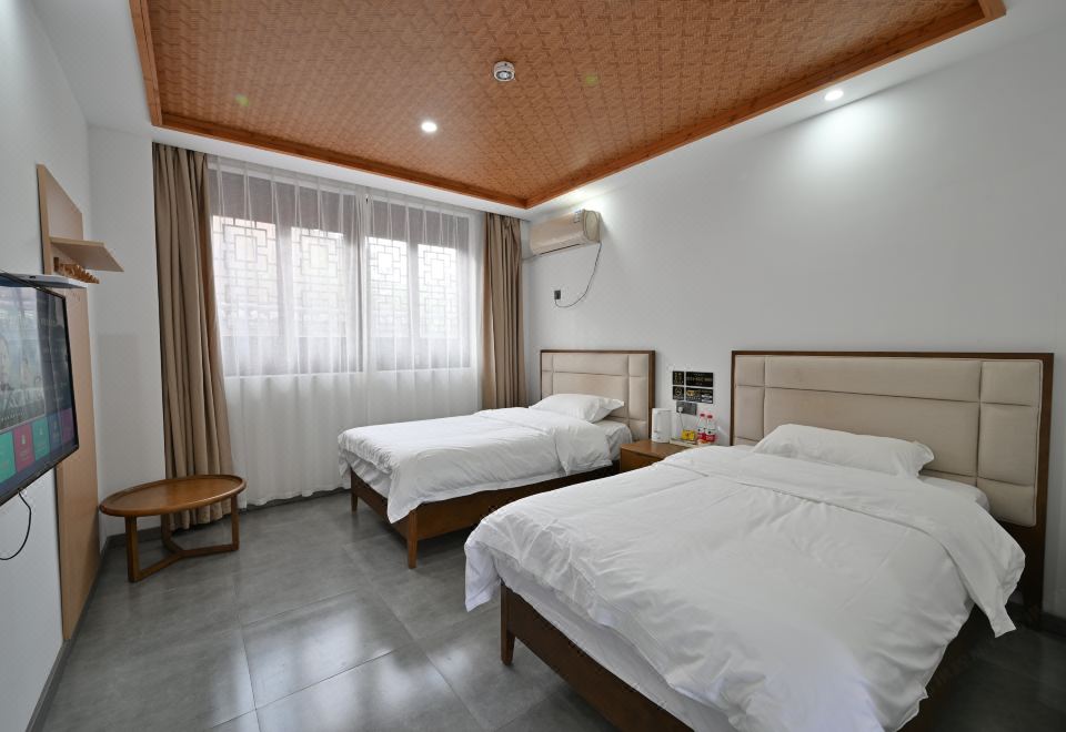 Cozy Room - Double Occupancy, Courtyard-View