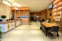 Super 8 Hotel（G216 Store, Gaize County, Ngari Prefecture）