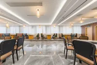 QingShan Holiday Inn