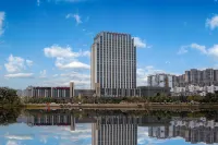 Ramada Plaza by Wyndham Hezhou North Ξενοδοχεία στην πόλη 