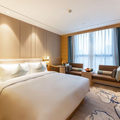 高級城景大床房 珠海金葉五洲皇冠酒店（拱北口岸店）優惠