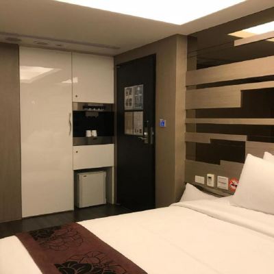 Deluxe Room with Mountain View OPEN ROOM Hotel Promo Code