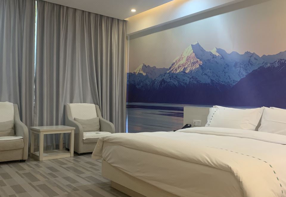 泉栈H号楼4房1厅（副楼区）