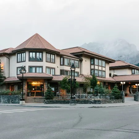 Elk + Avenue Hotel
