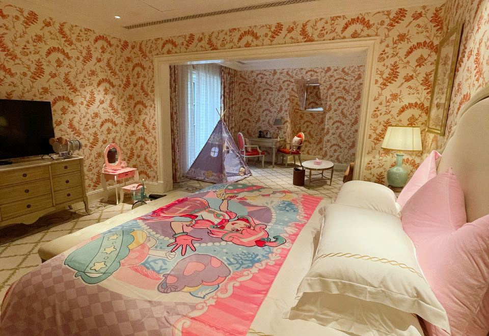 酷芽巴啦啦小魔仙公主主题大床房