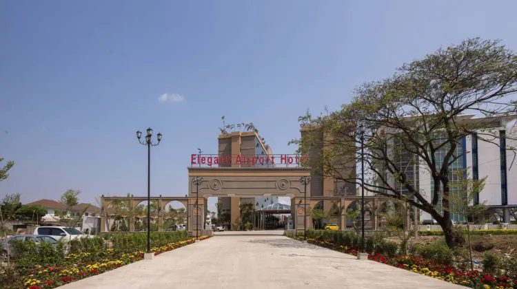Elegant Airport Hotel 外観