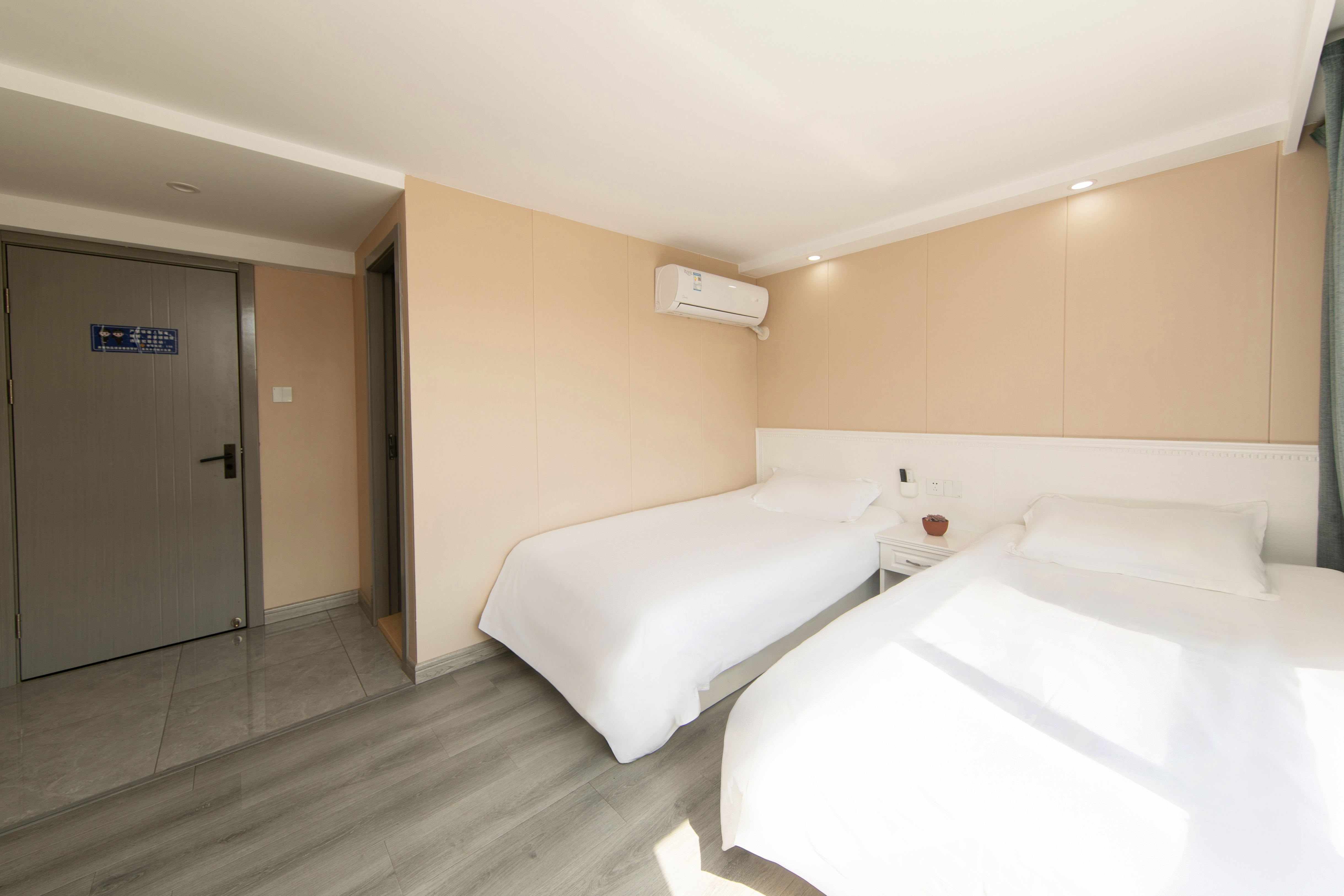 落桥山景双床房