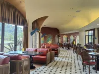 Three Gorges giraffe Park's Hotel