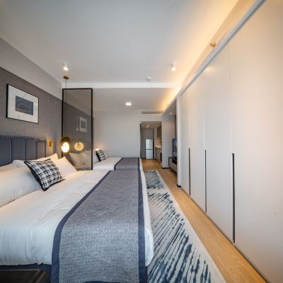 豪華輕奢雙床房（洗衣機+冰箱） 鉑瑞斯行政公寓（深圳海岸城南油服裝城店）優惠