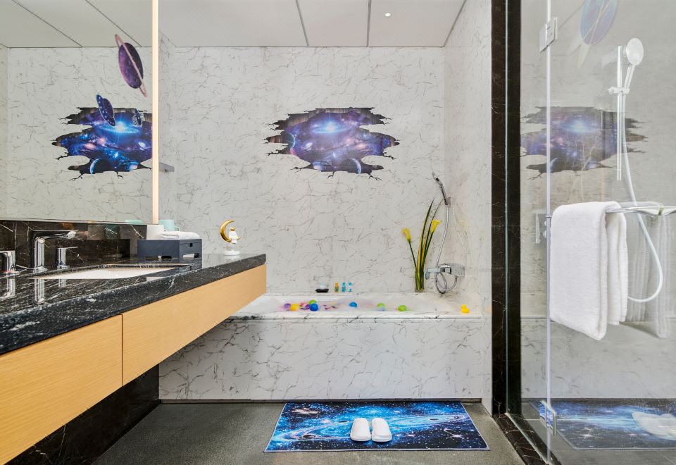 Hyatt Regency HengqinKaiyue Family Room