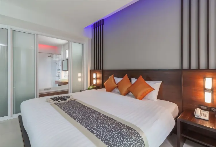 Grand Deluxe Building Sunset Wing Room