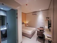 ييس هوتل إموس كيفيت