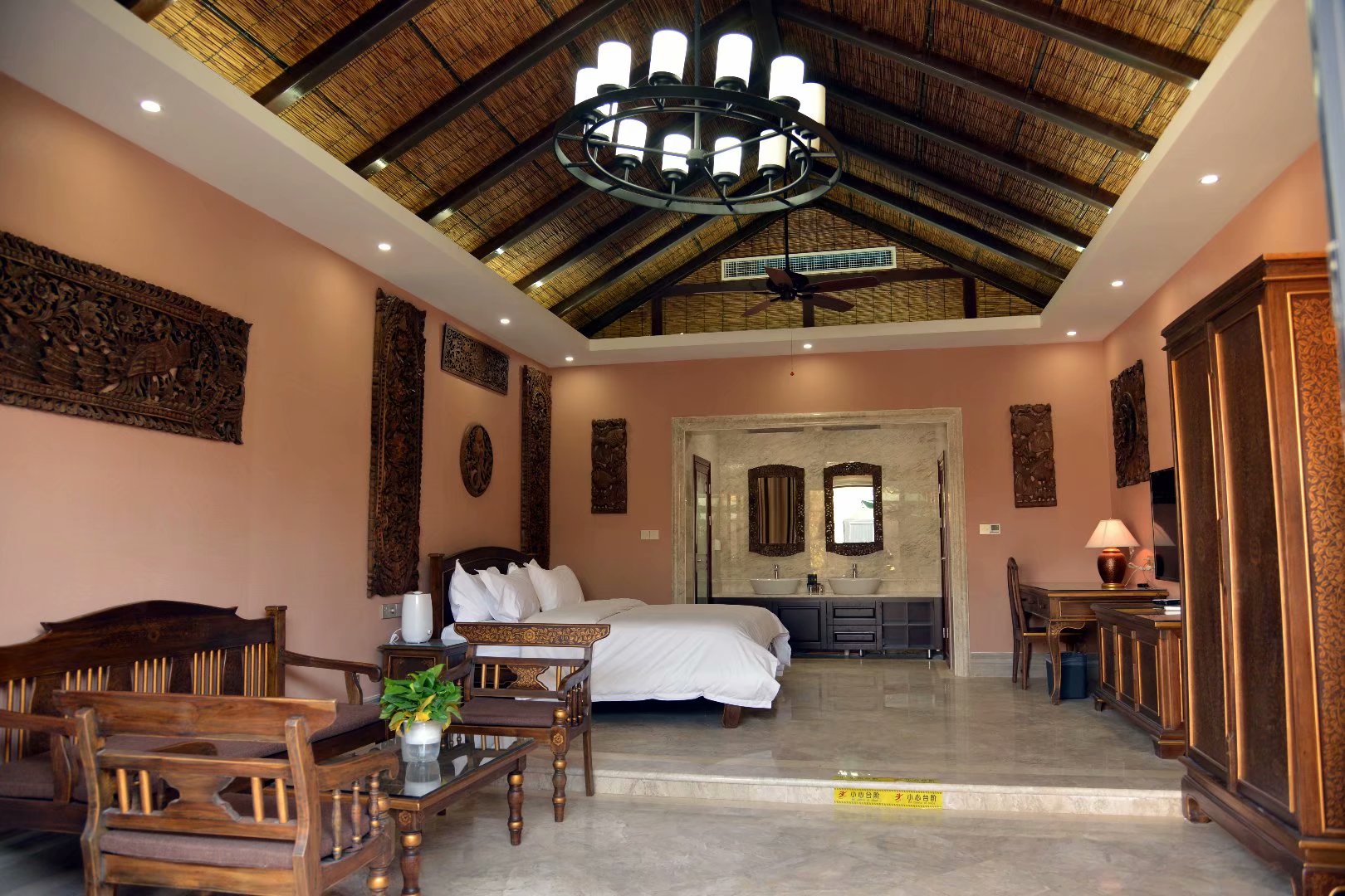 隐泉泰式私汤房