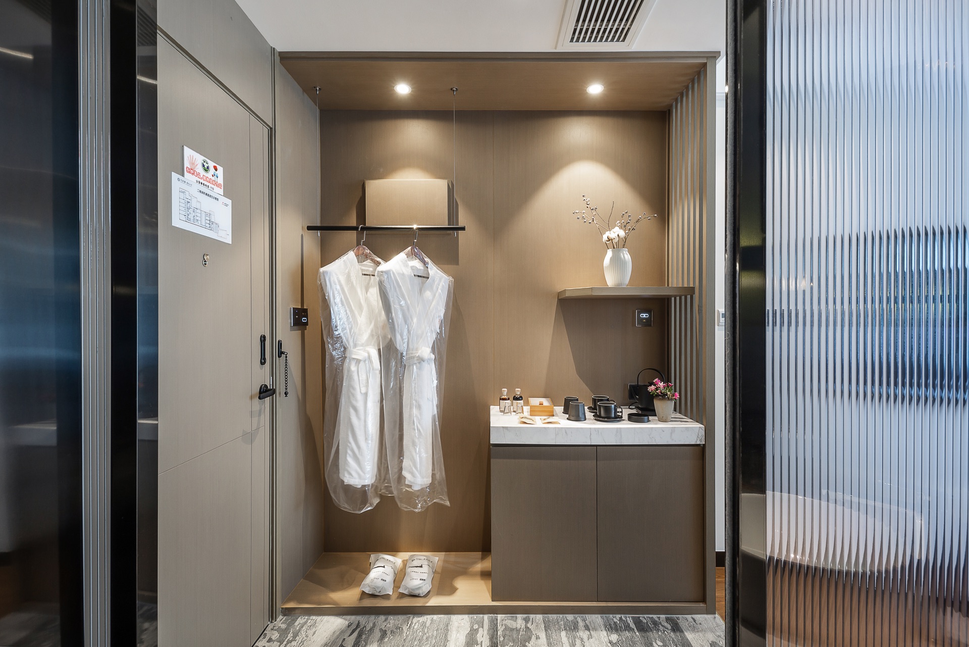 谈朝花-江南大床房（推窗见景+高端洗护+智能客控）