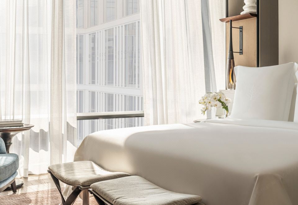 尊贵河景露台套房