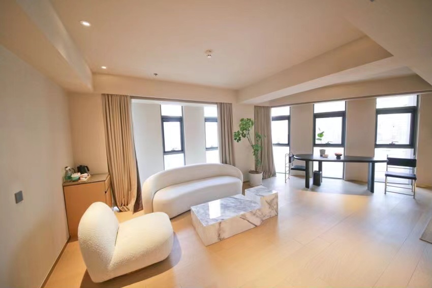 几木套房（手机投屏+小冰箱）