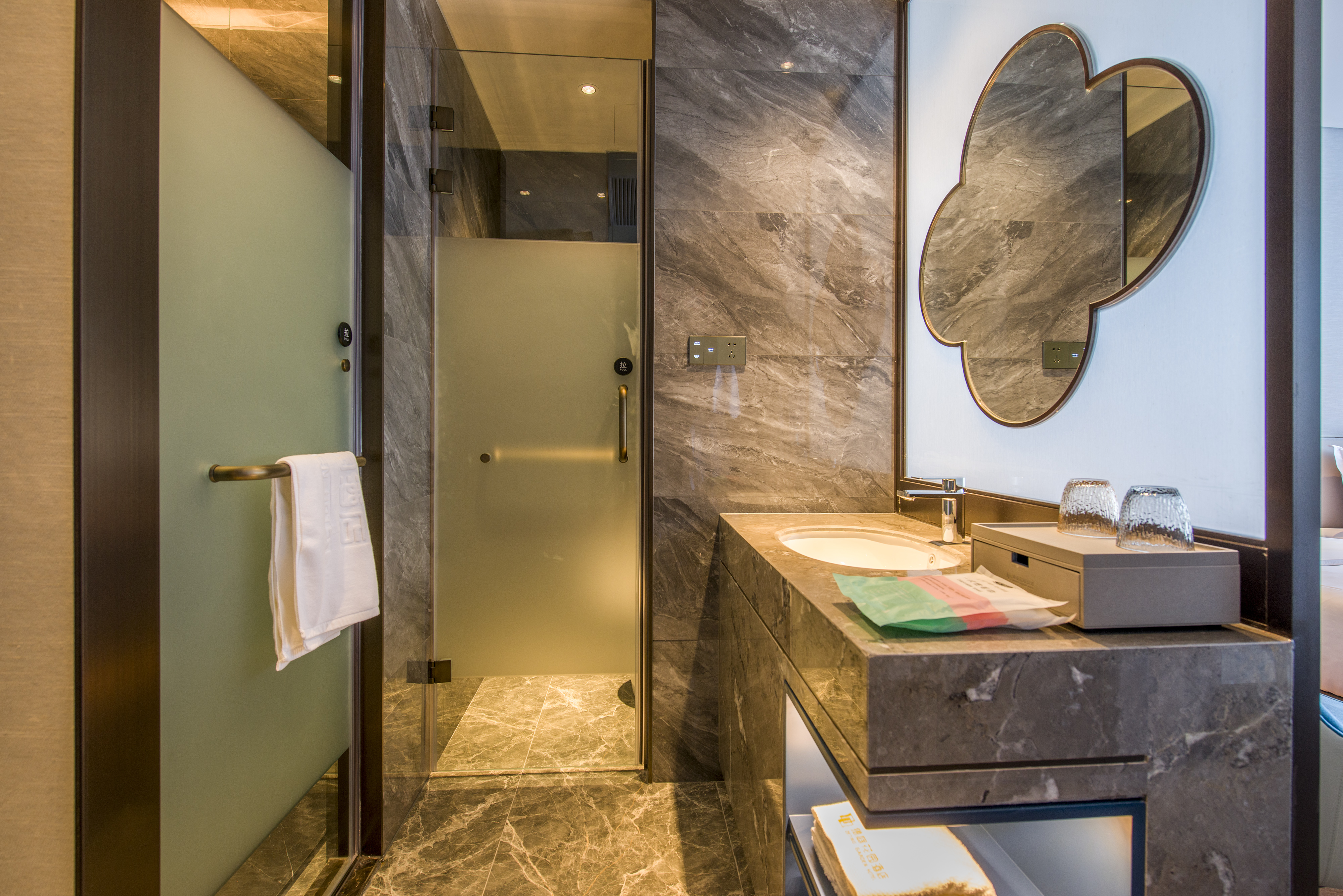 特惠双床房（迷你Bar＆街景落地窗）（2号楼）