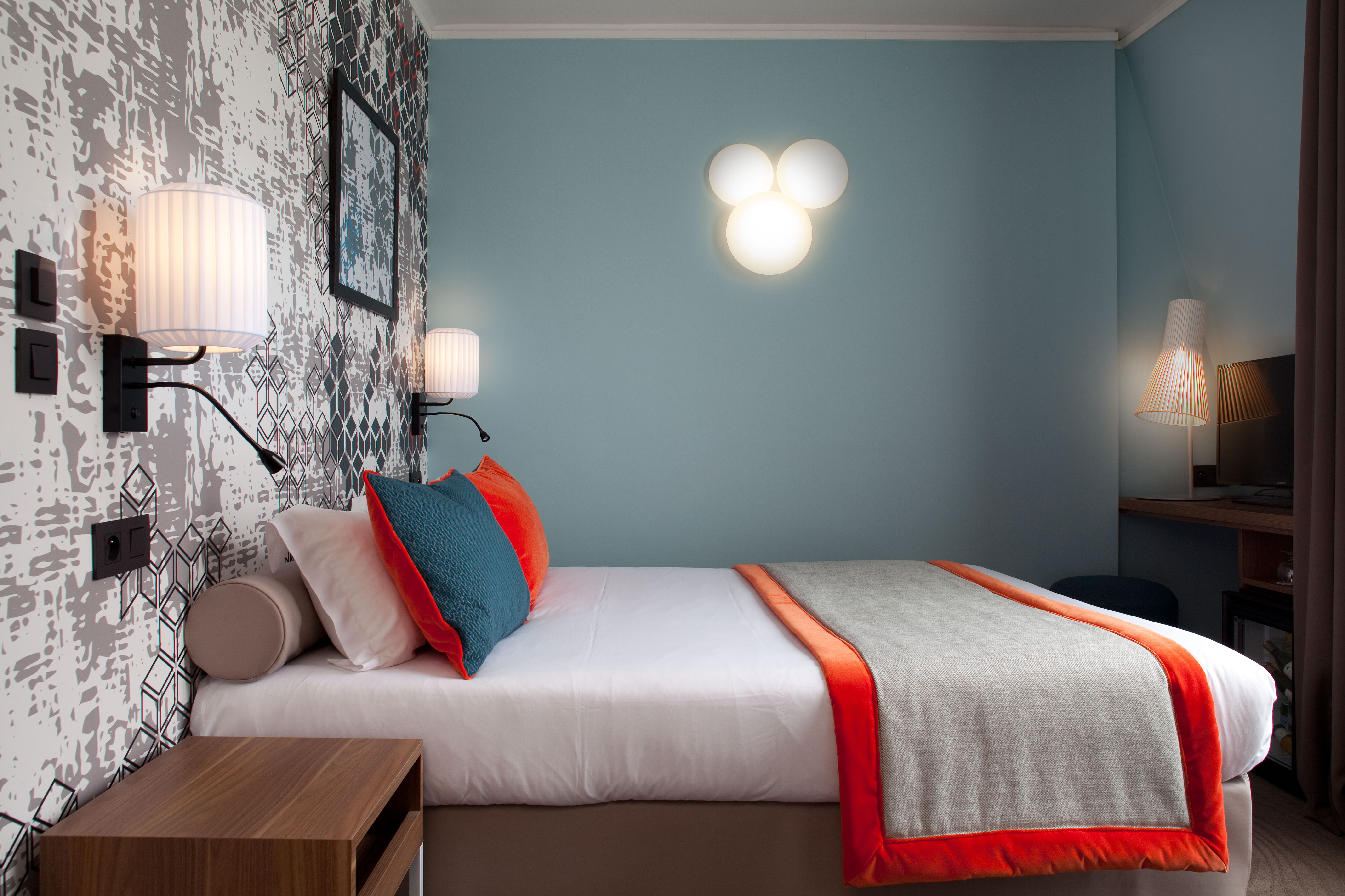 双人床或双床房