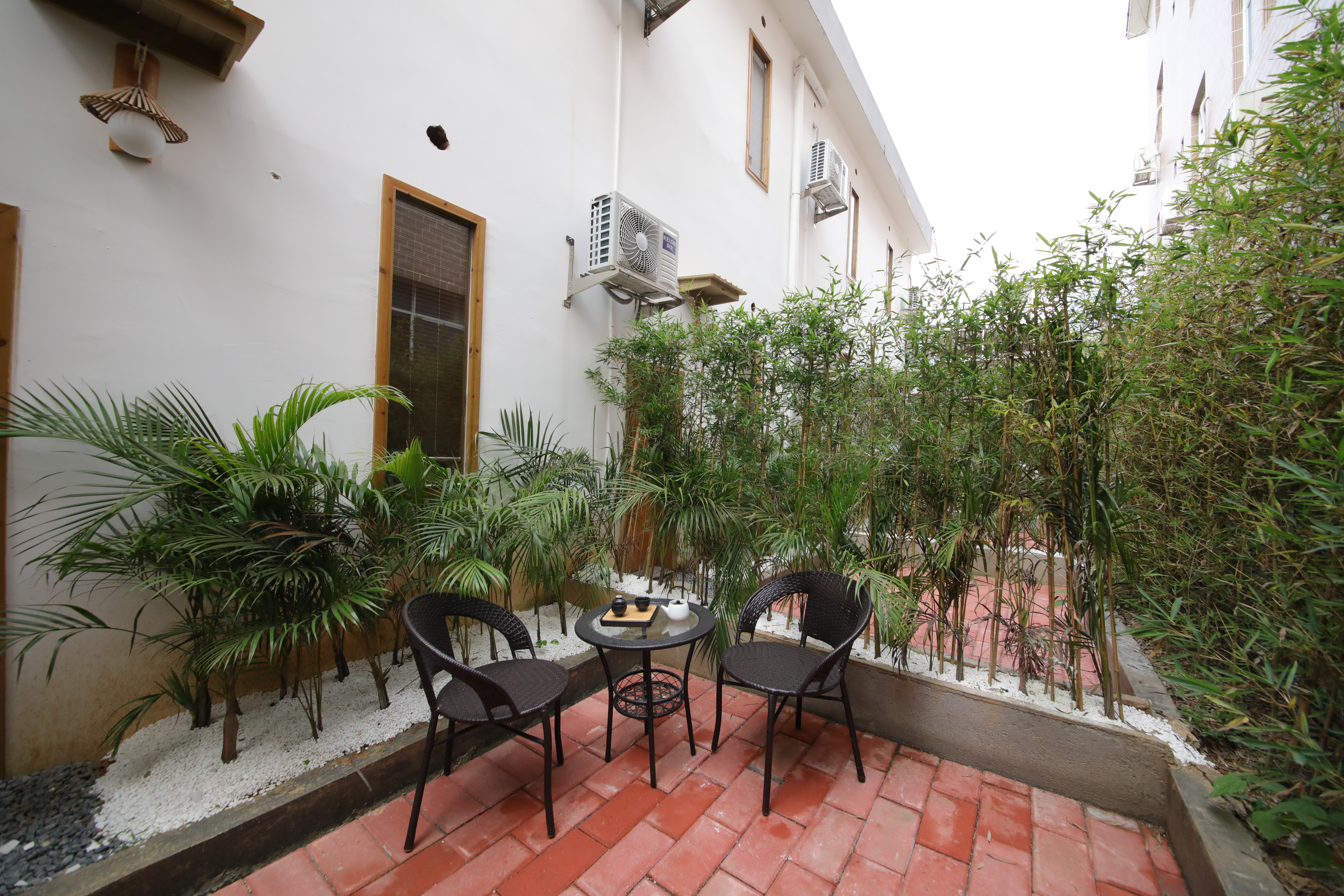 Zichun · Garden-View Garden Twin Room