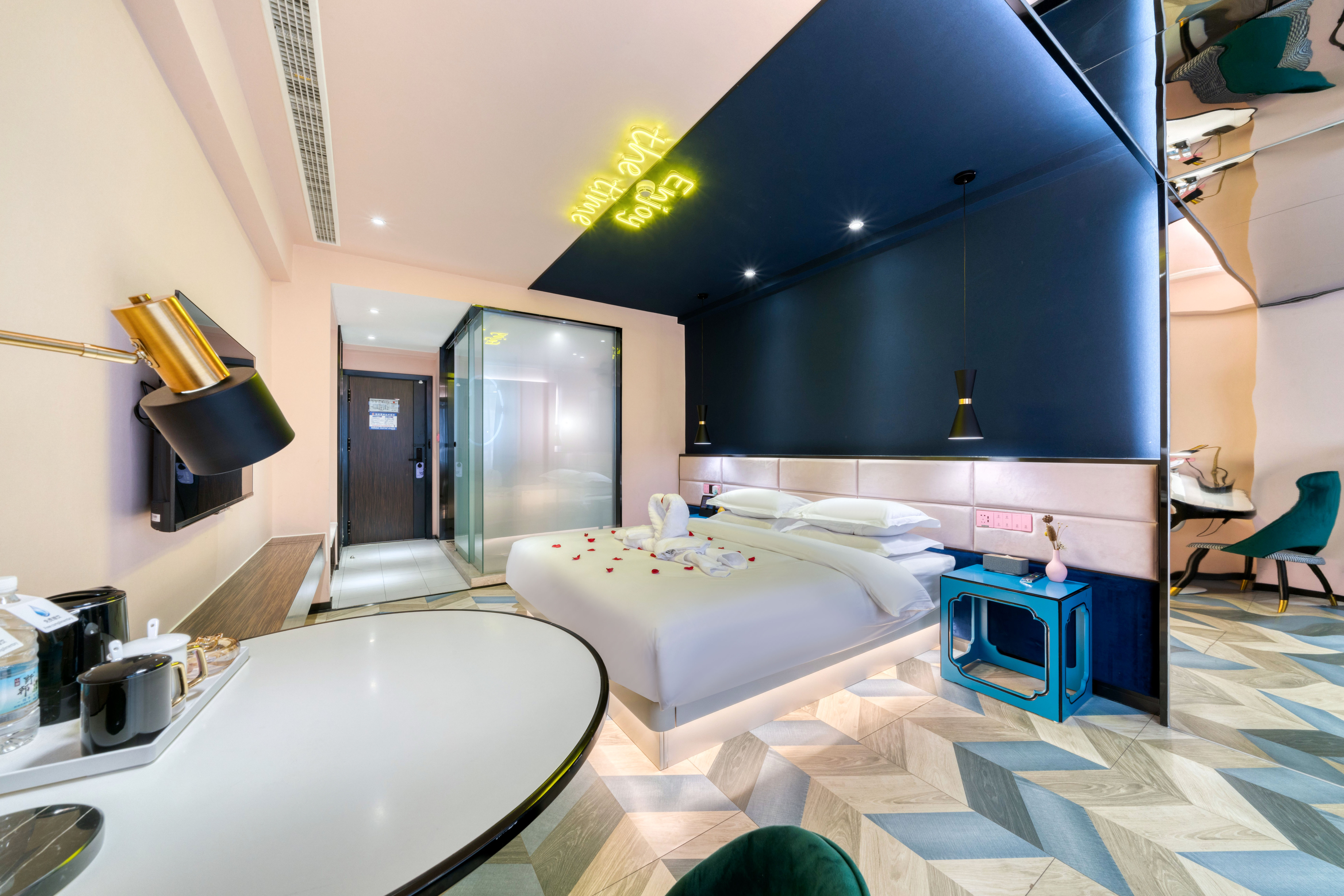 柔光情侶大床房（空調|智能客控）