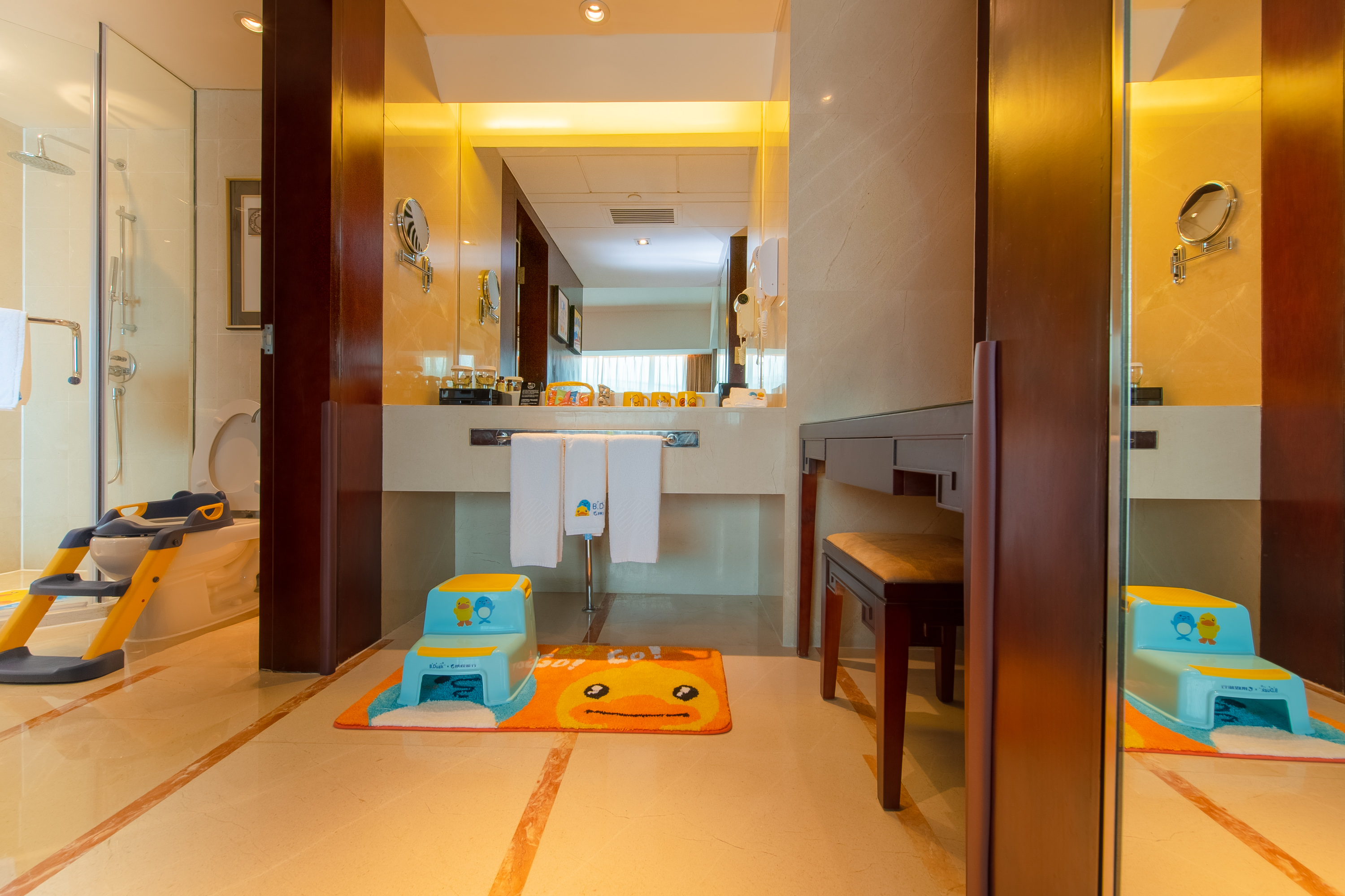 B.Duck小黄鸭亲子套房