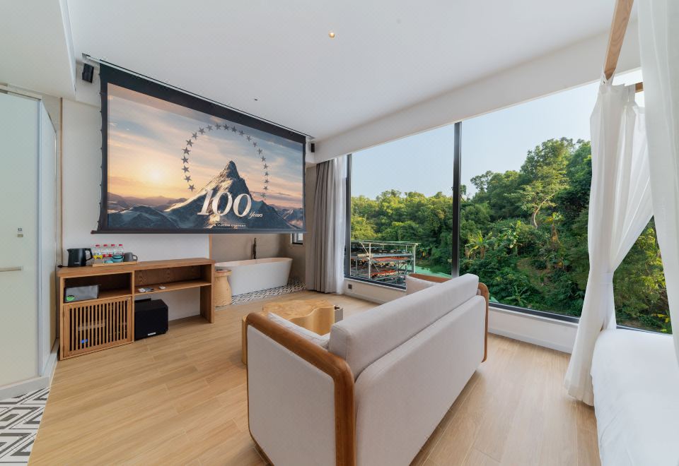 Yiyan Mountain-View Movie Room