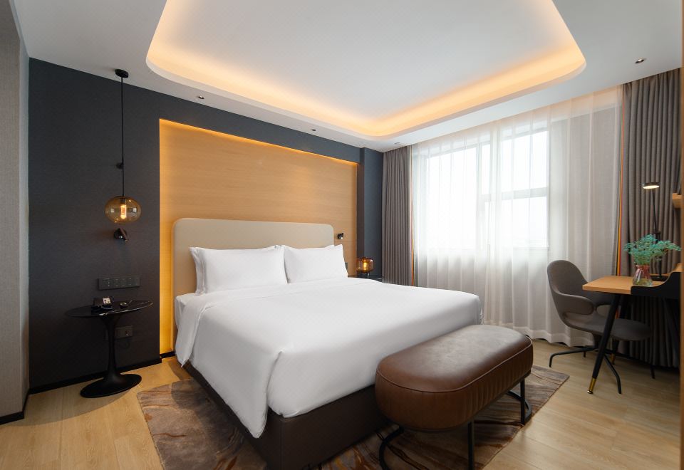 轻奢至尊大床房（独立房厅+雅致茶具+裸眠床品）