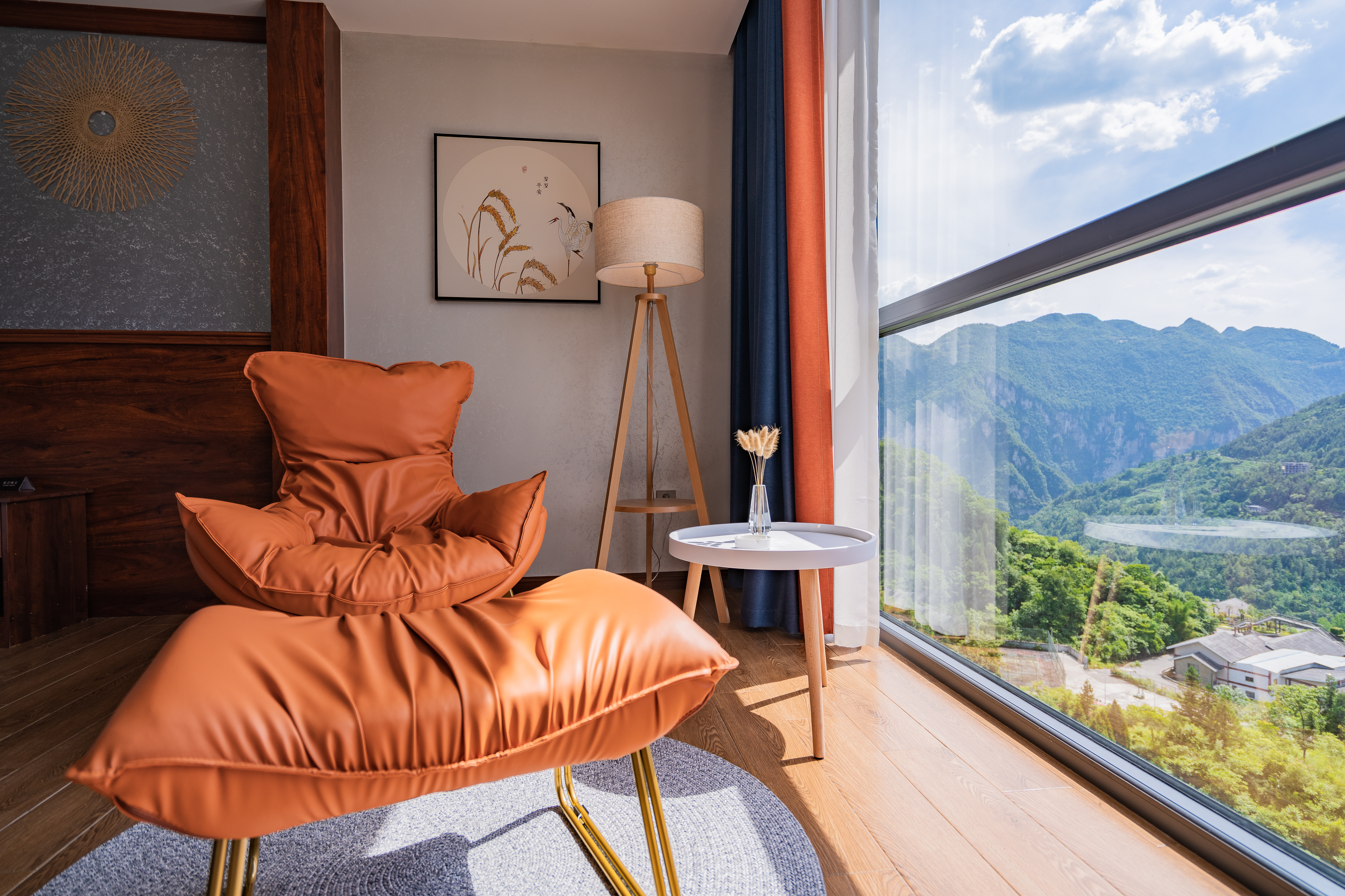 豪华落地窗大床房