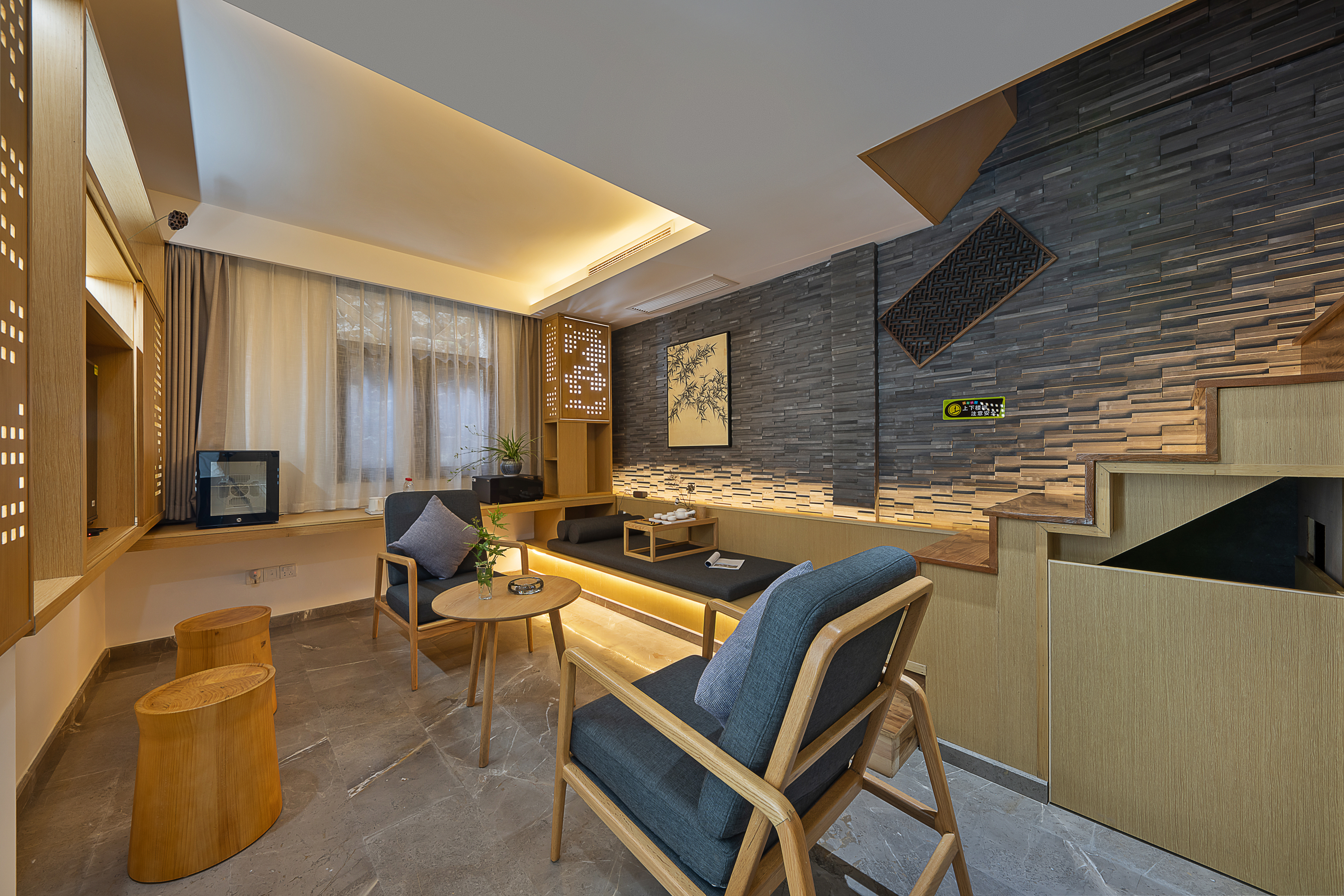 小楼枫情·Loft复式大床套房·按摩浴缸