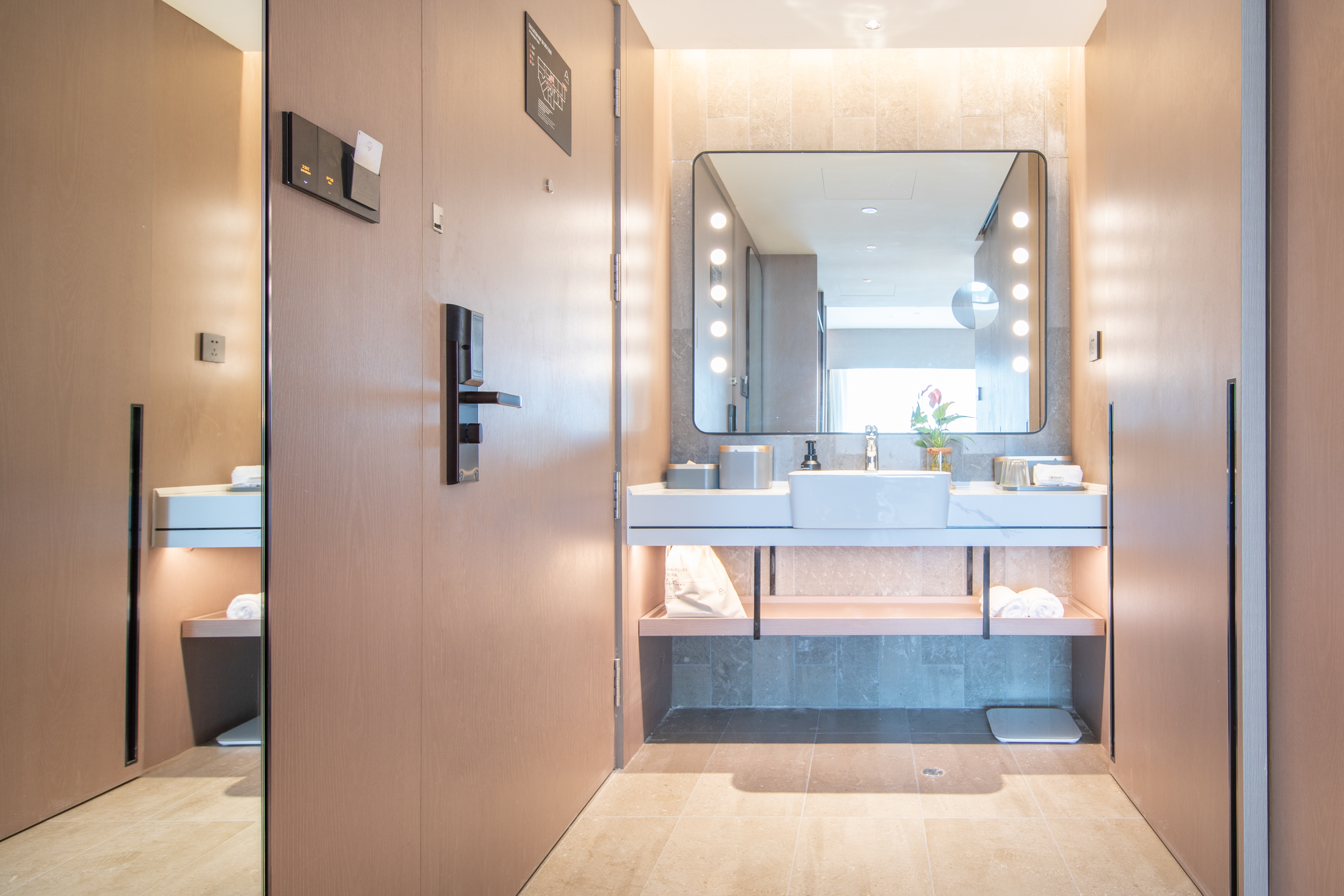 行政双床房（小冰箱-徕芬吹风机-投屏电视）