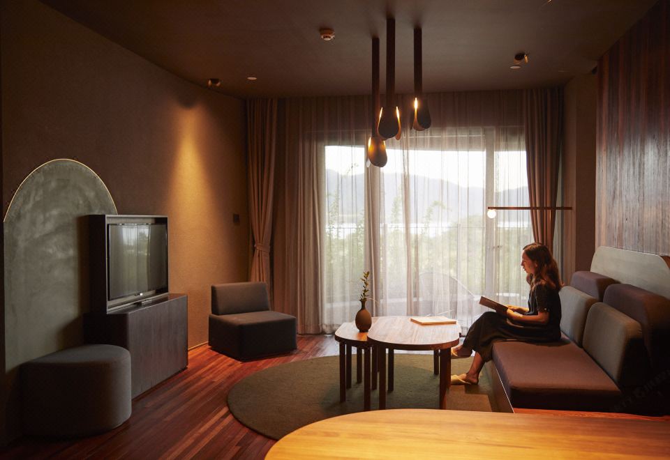 豪華湖景單臥套房