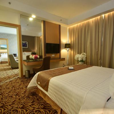 Suite Triple Eksekutif Kupon Hotel Tenera