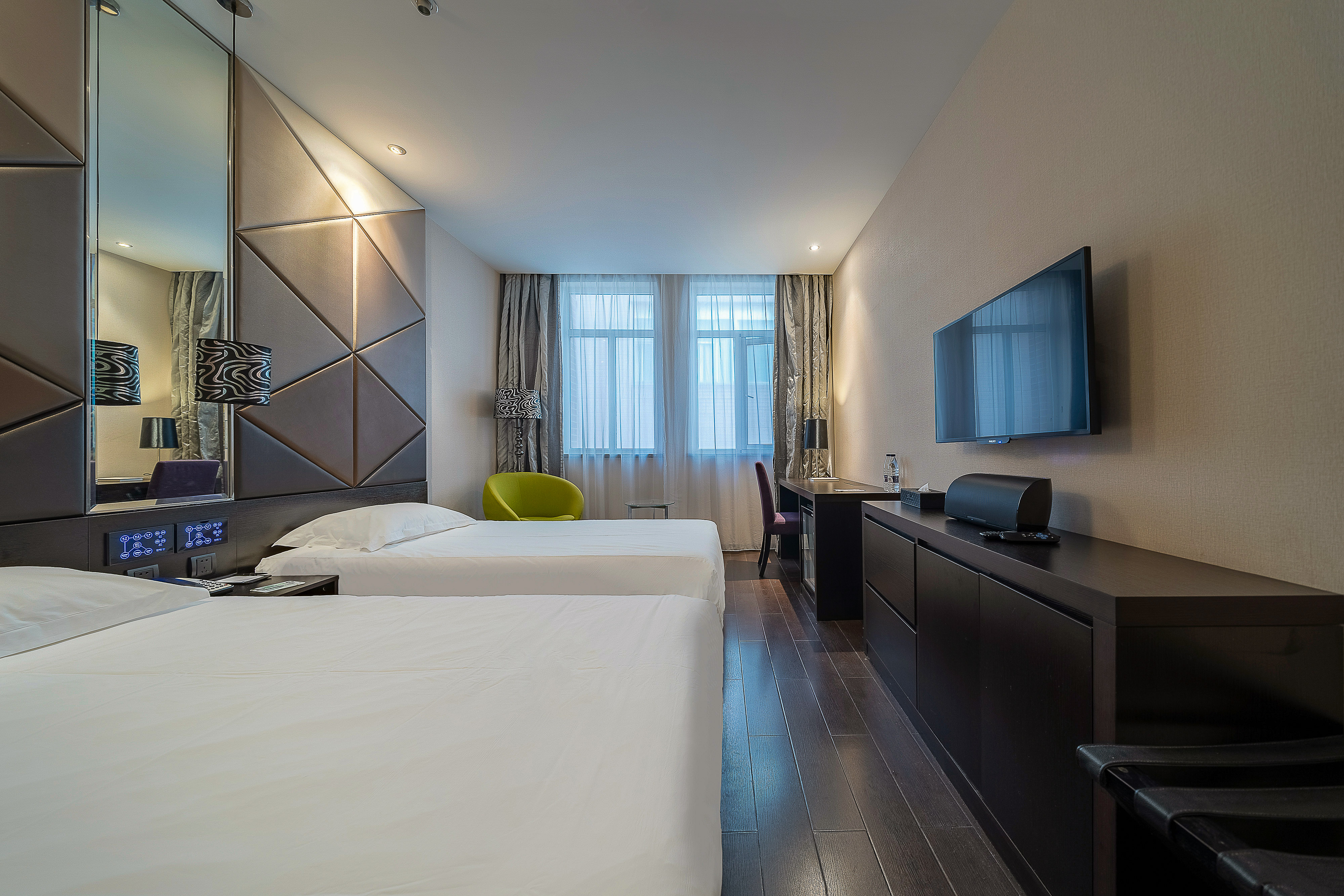 高级双床房（智能投屏+小冰箱）