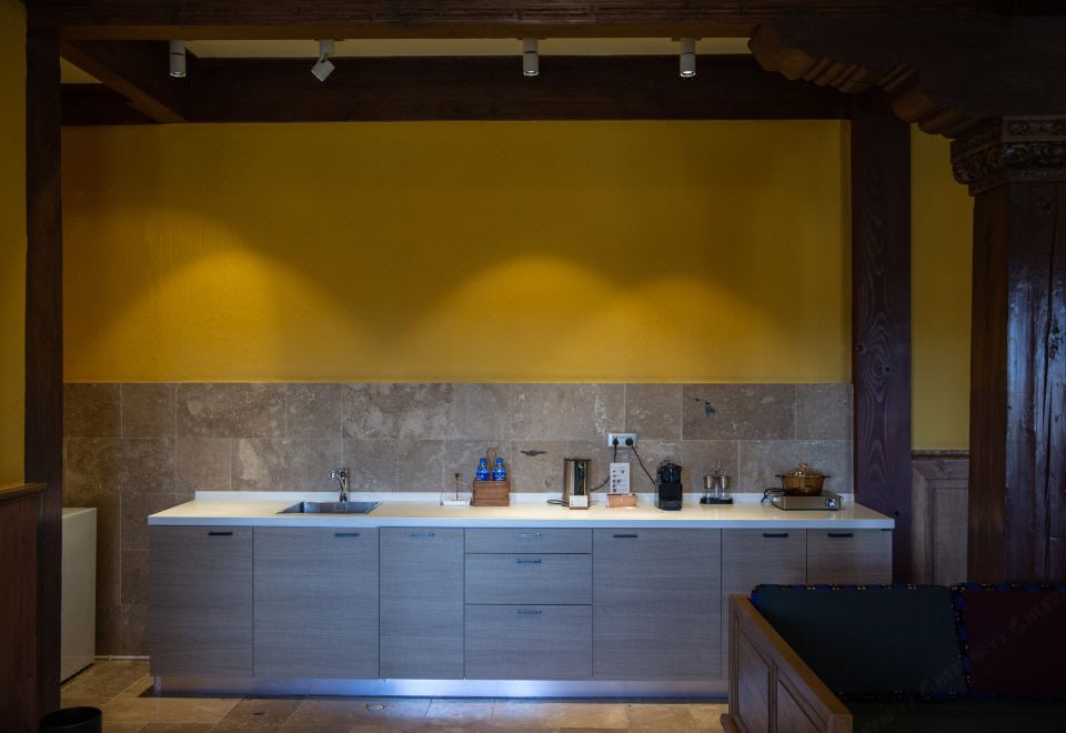 Songtsam Shangri-la LinkaDeluxe Suite