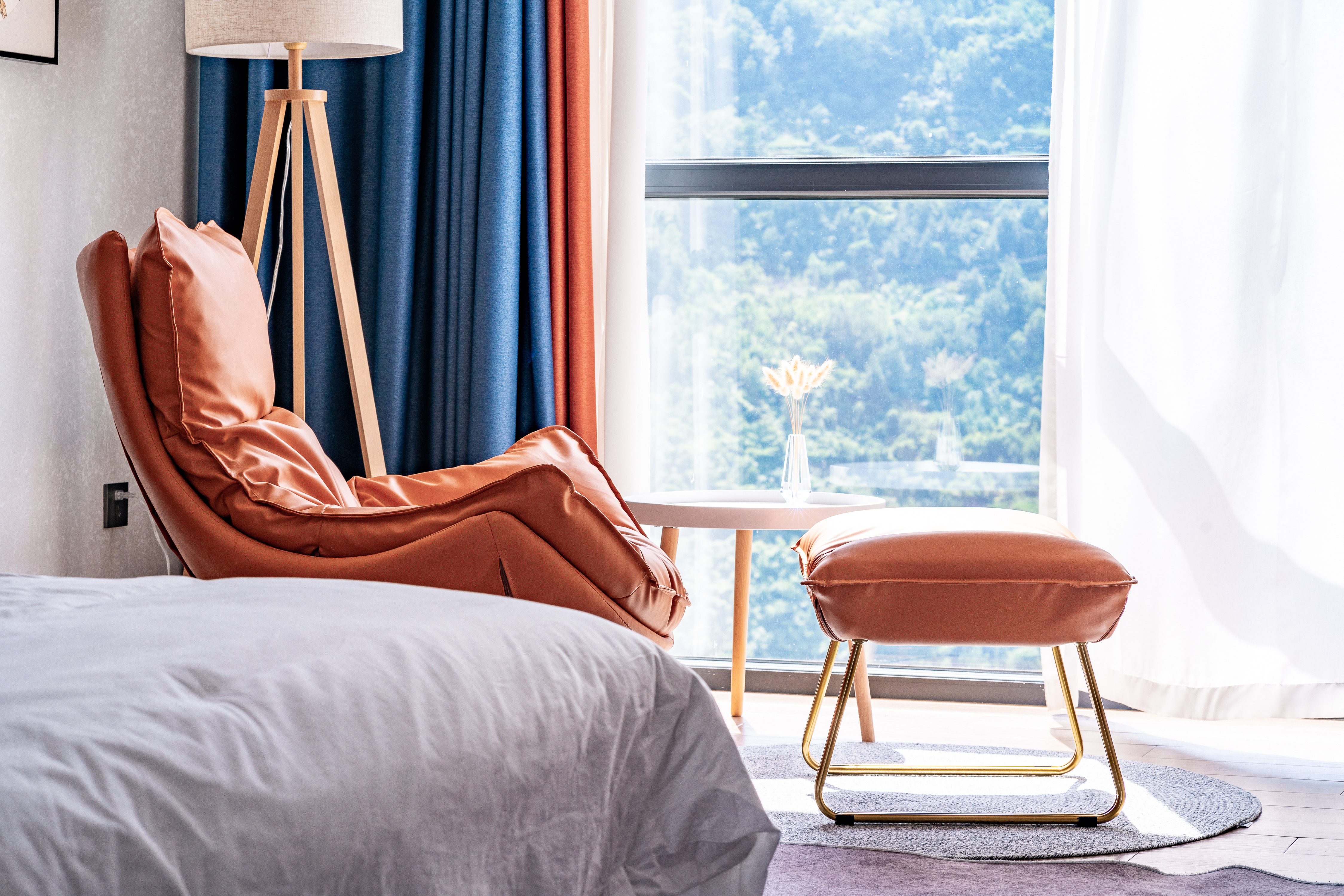 豪华落地窗大床房