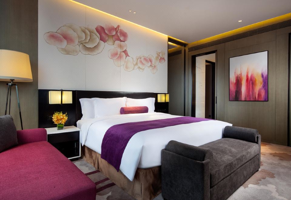 Crowne Plaza KunshanSuperior Room - City-View (Double Bed)