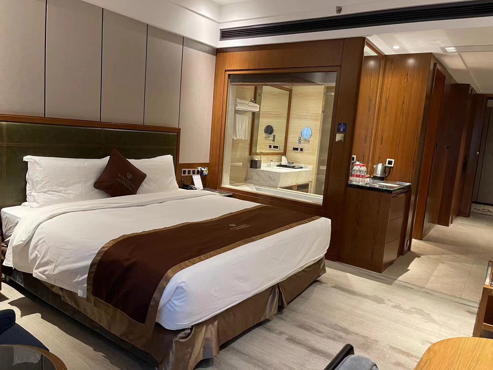 高级大床房（浴缸+智能马桶）