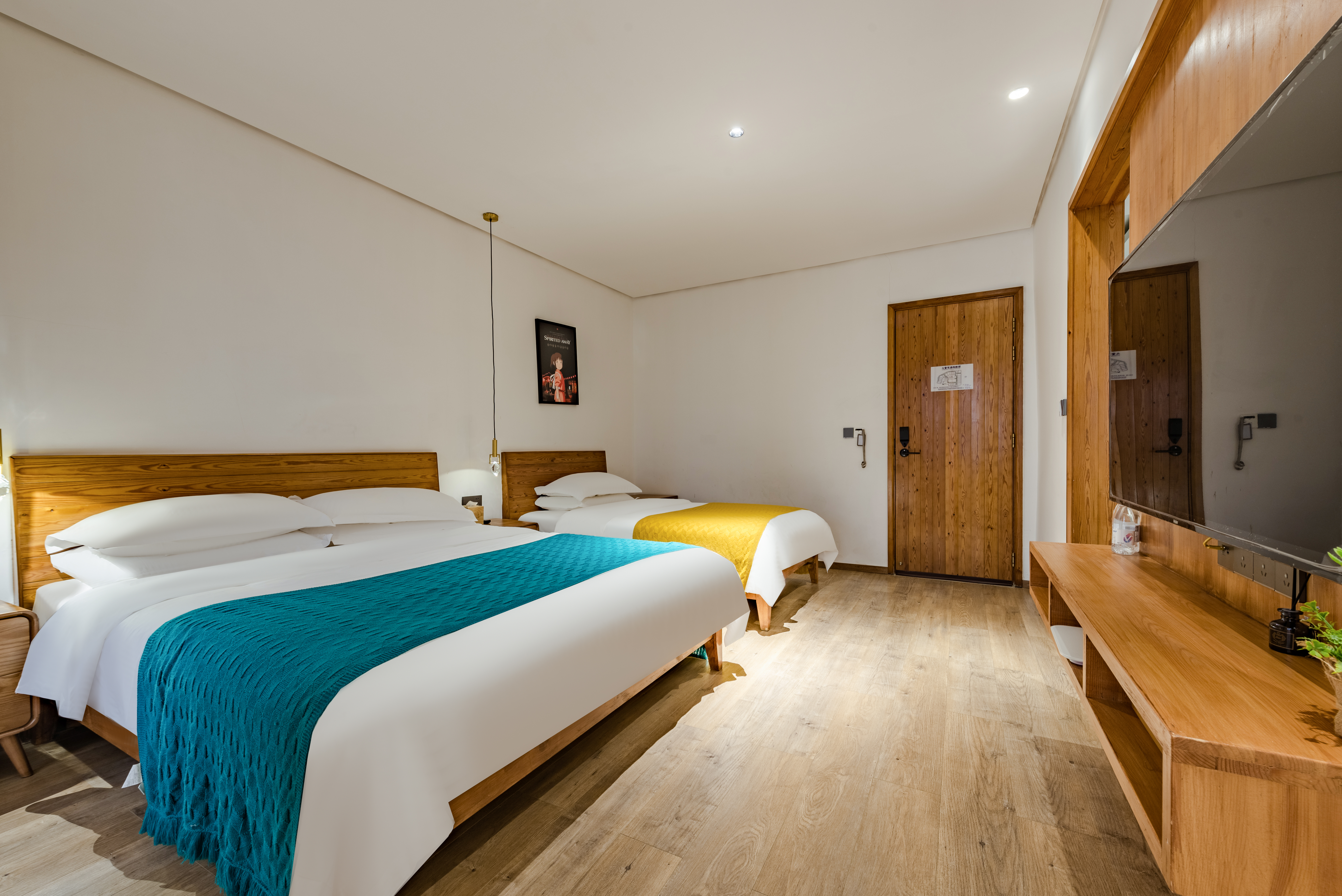 温馨阳台家庭房 （小冰箱、浴袍、保险箱）