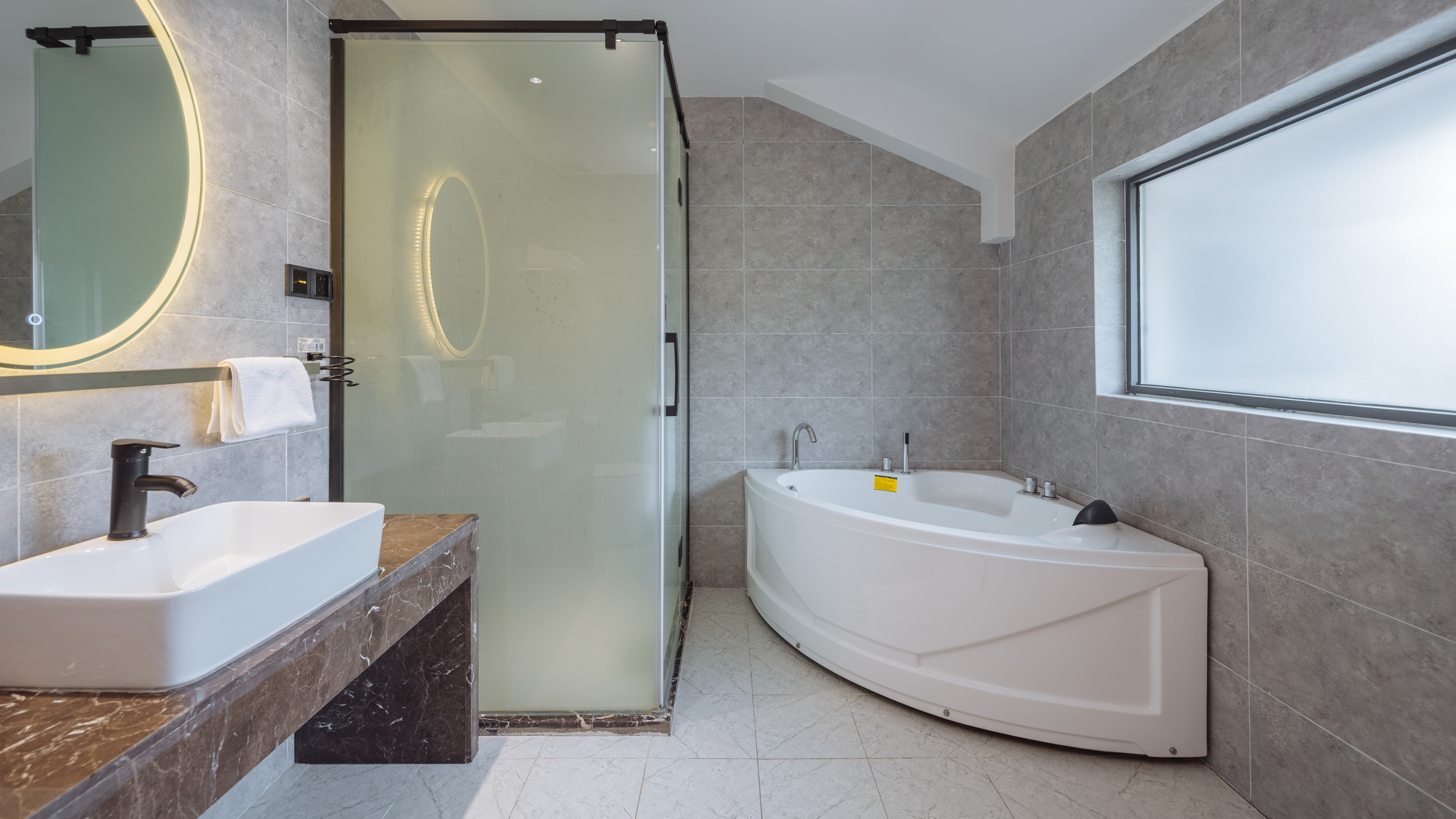 清净-浴缸亲子房