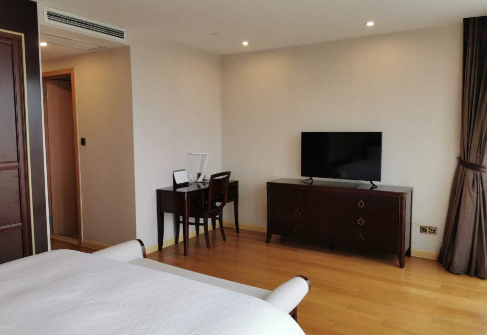 豪華二室套房（洗烘一體機+衞洗麗+浴缸）