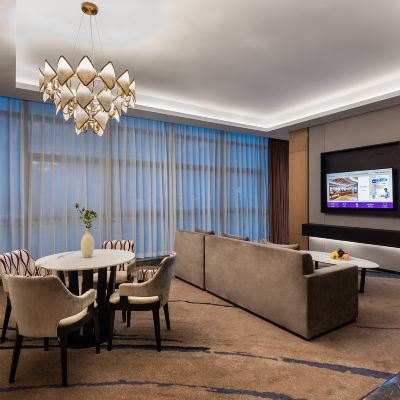 嘉賓套房（兩臥室客房-藝術吊燈客廳-私享Coffee機） 深圳坤宜美居飯店優惠