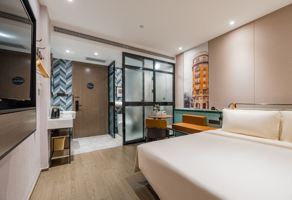 轻享大床房（裸棉床品+记忆枕）