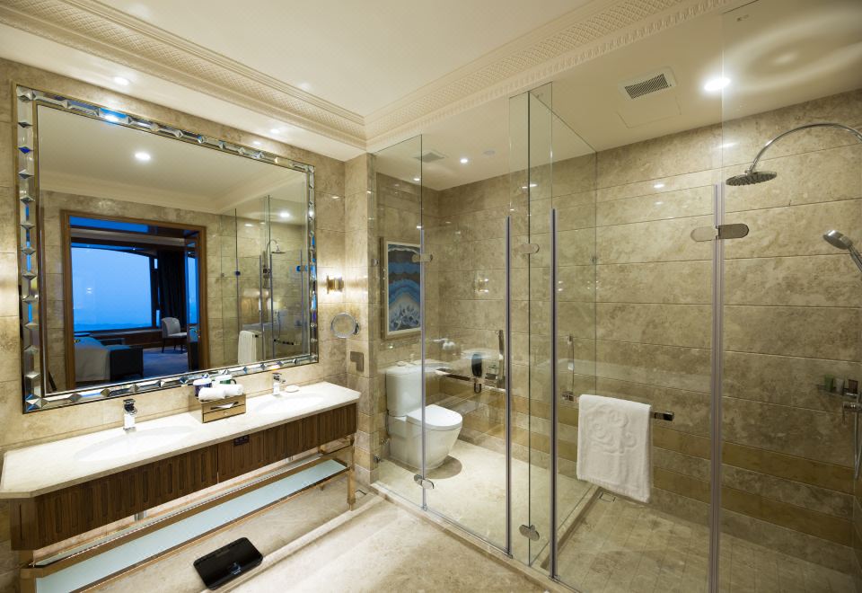 Chateau Star River QingdaoDeluxe Sea-view Suite