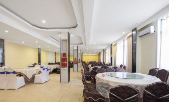 Anji Hongji Business Hotel